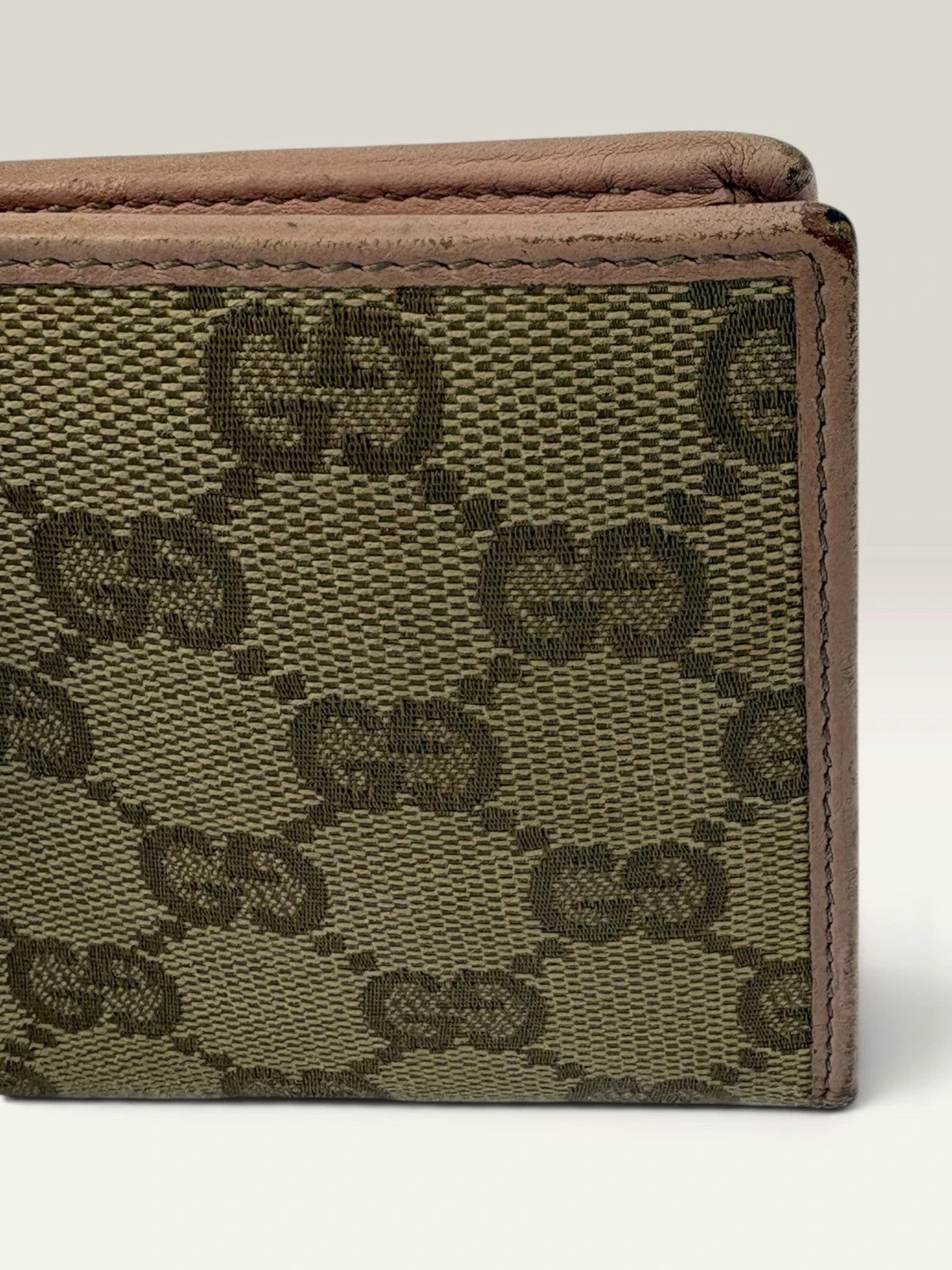 Gucci beige pink long wallet GG canvas with gold-tone Horsebit clasp and leather trim.