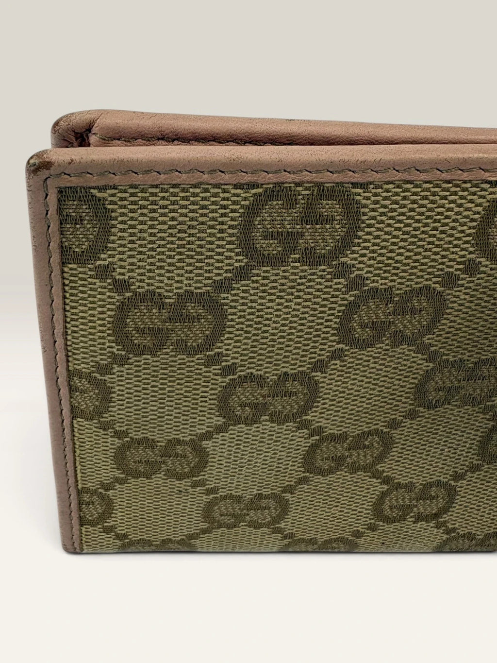 Gucci beige pink long wallet GG canvas with gold-tone Horsebit clasp and leather trim.