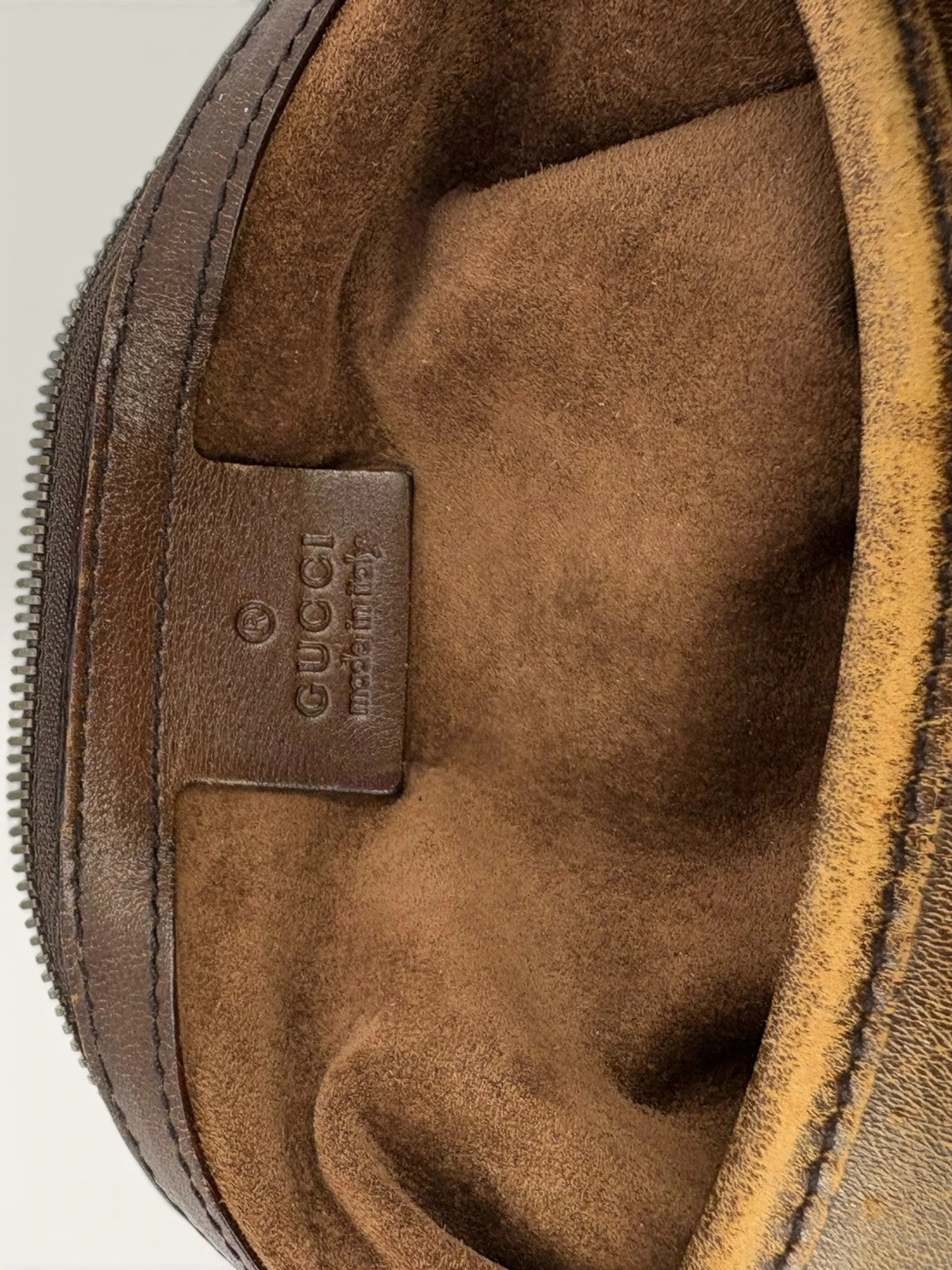 Gucci brown leather shoulder bag oversized interlocking GG logo gold hardware vintage patina