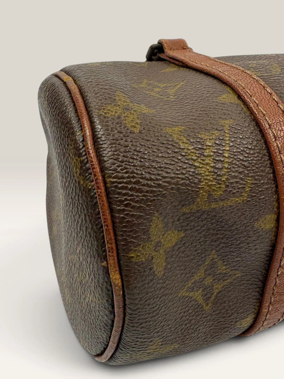 Louis Vuitton Papillon 30 handbag brown monogram canvas with natural leather trim and handles.